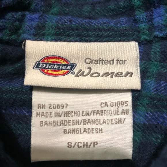 Size S Dickie’s long sleeve plaid flannel button up shirt! - Picture 6 of 7